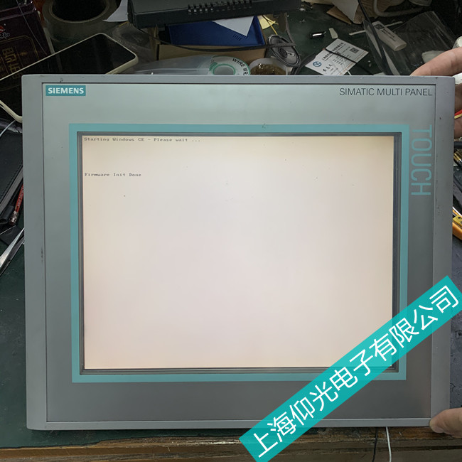 ���T���|�����{�����ϾS��